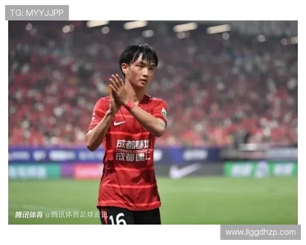 杨明洋五月底变更中国足协归属却在十八强赛始终无缘登场引热议